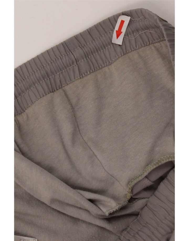 Shorts esportivos masculinos Adidas poliéster cinza médio