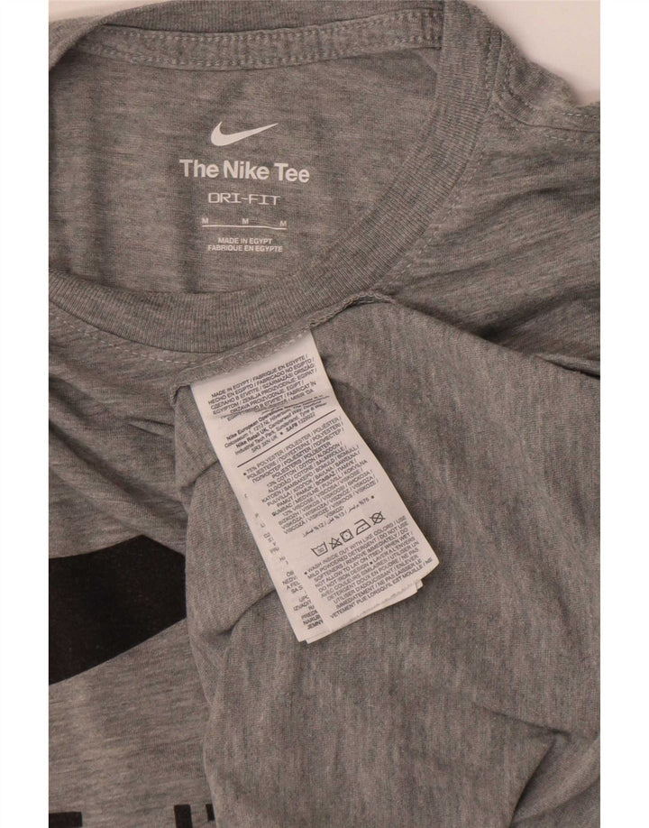 Camiseta Nike masculina Dri Fit Graphic Top cinza médio poliéster manchado