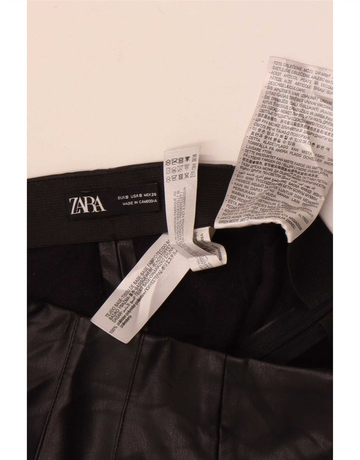 Calça feminina skinny de couro Zara pequena W26 L27 poliéster preto