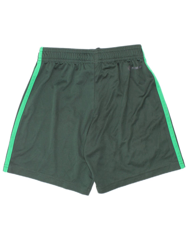 Shorts esportivos Adidas Boys Boston Celtics 7-8 anos verde poliéster
