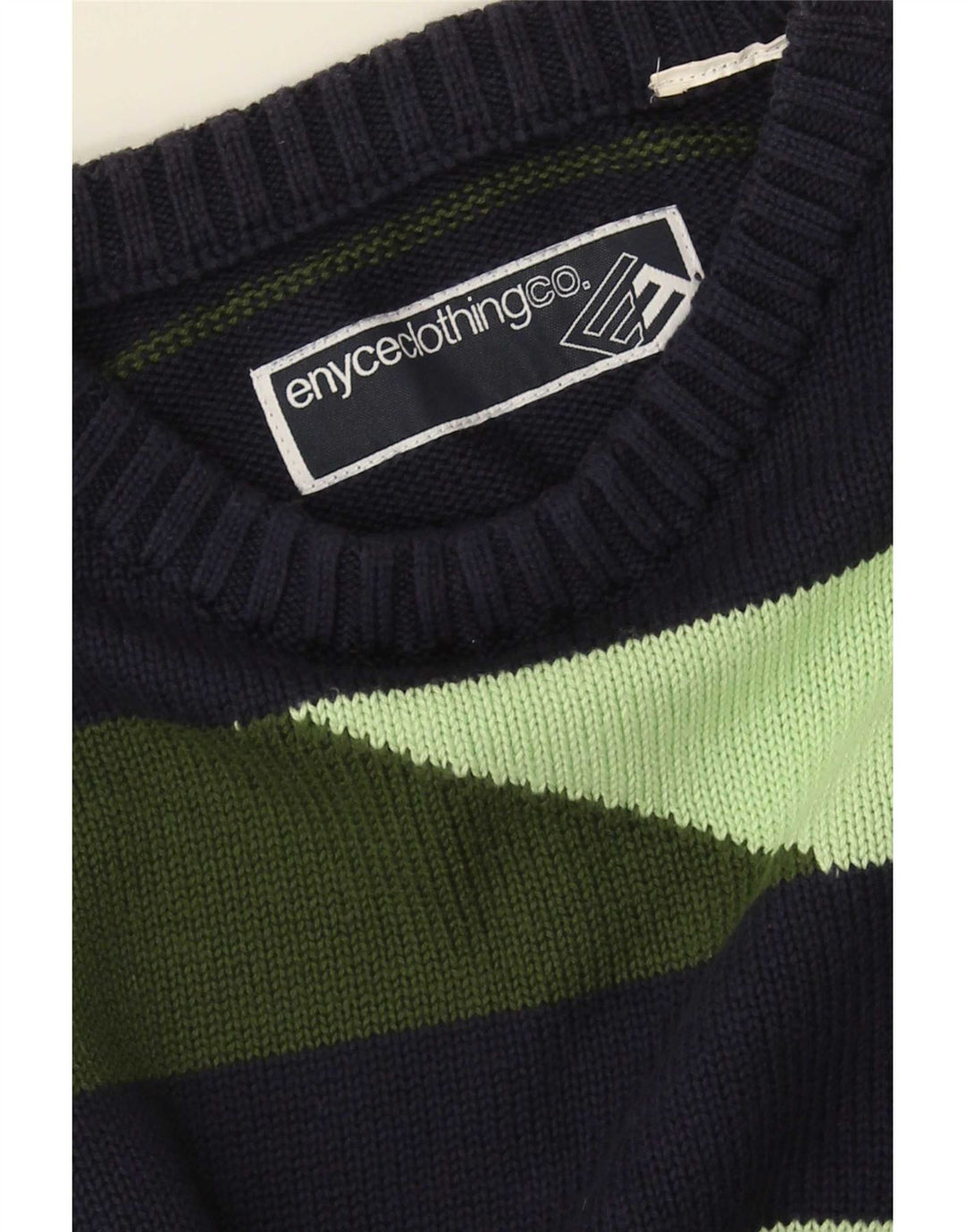 Suéter vintage masculino com gola redonda grande listrado azul marinho