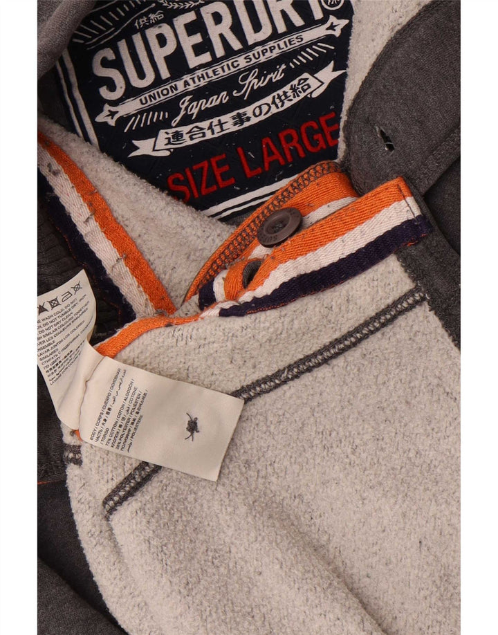 Suéter masculino Superdry com gola redonda e botão gráfico grande algodão cinza