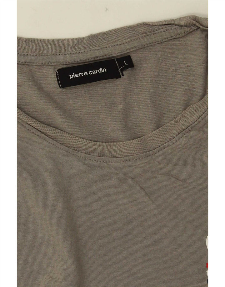 Camiseta gráfica masculina Pierre Cardin grande cinza