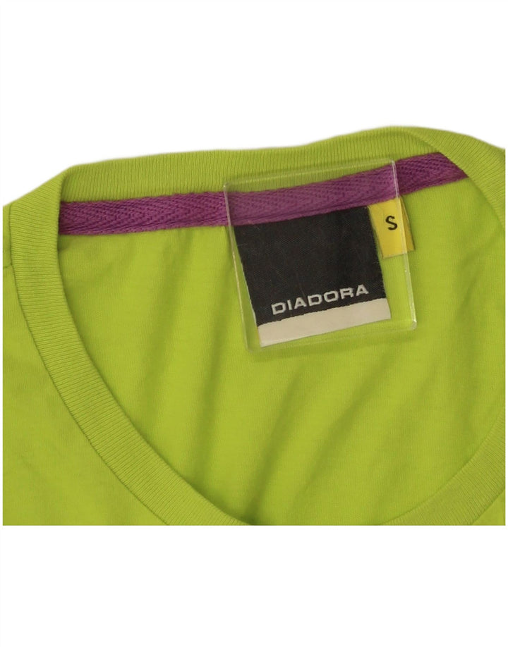 Camiseta masculina gráfica DIADORA Top pequeno verde