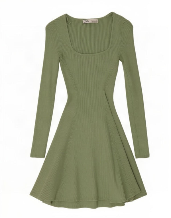 Zara Vestido feminino de manga comprida, Reino Unido 8, pequeno, verde, viscose