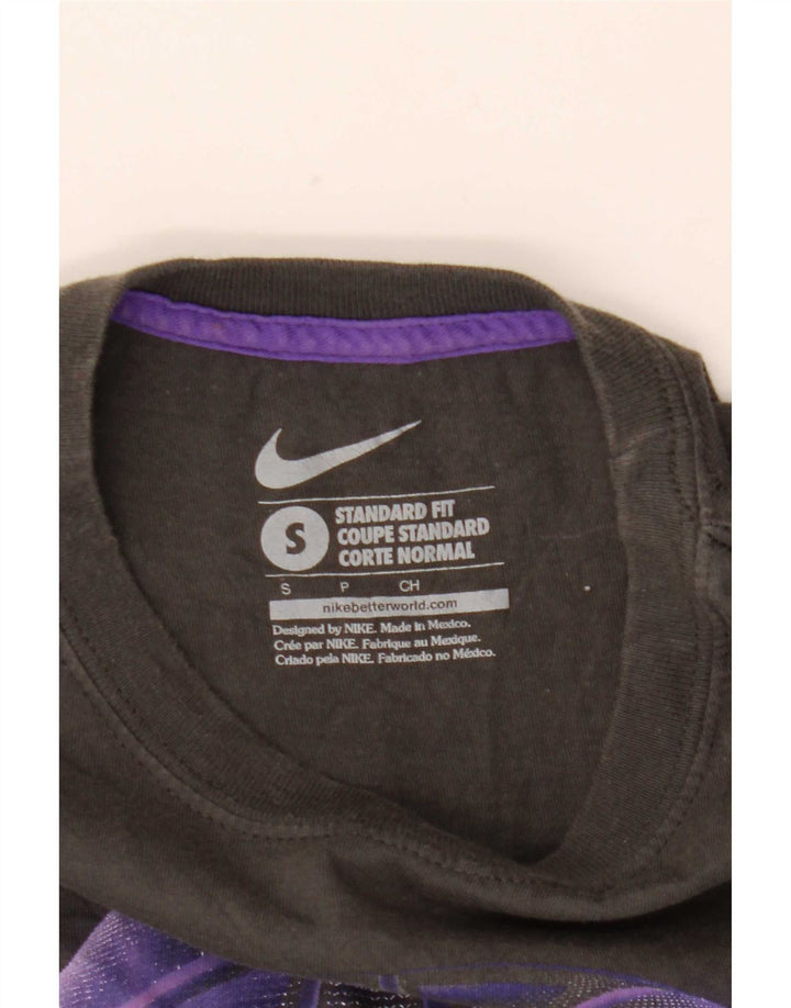 Camiseta Nike Masculina Standard Fit Graphic Top Pequeno Cinza