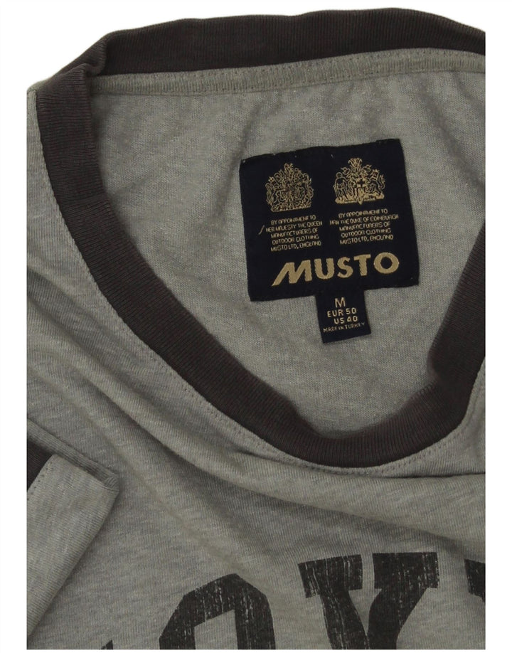 Camiseta gráfica masculina Musto Top cinza médio manchado
