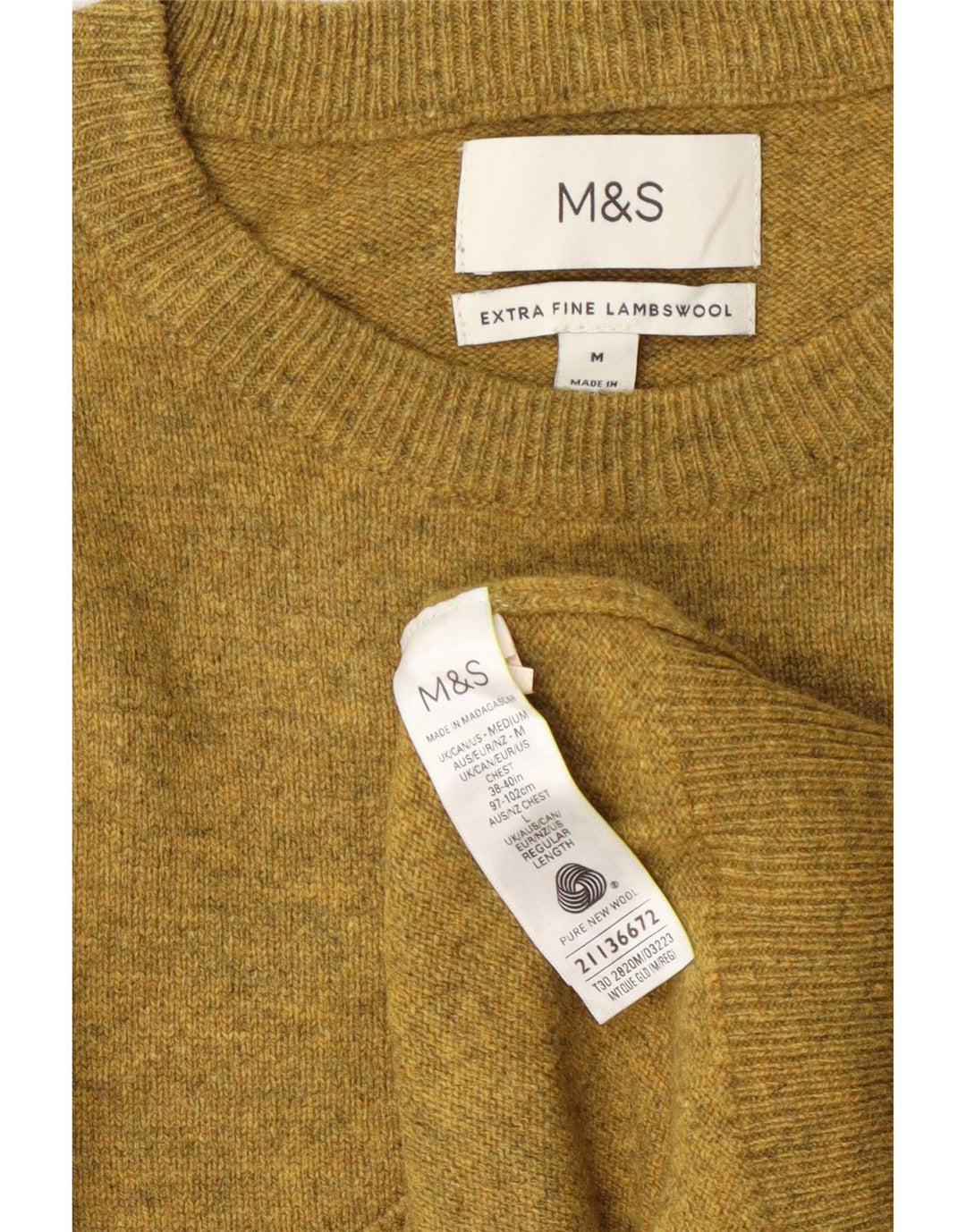 Suéter masculino Marks & Spencer com gola redonda, lã manchada amarela média