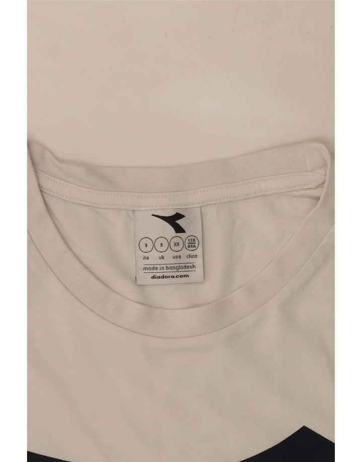 Camiseta gráfica masculina Diadora Top pequeno algodão branco
