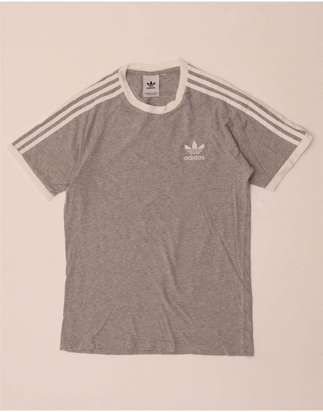 Camiseta masculina Adidas pequena cinza manchada