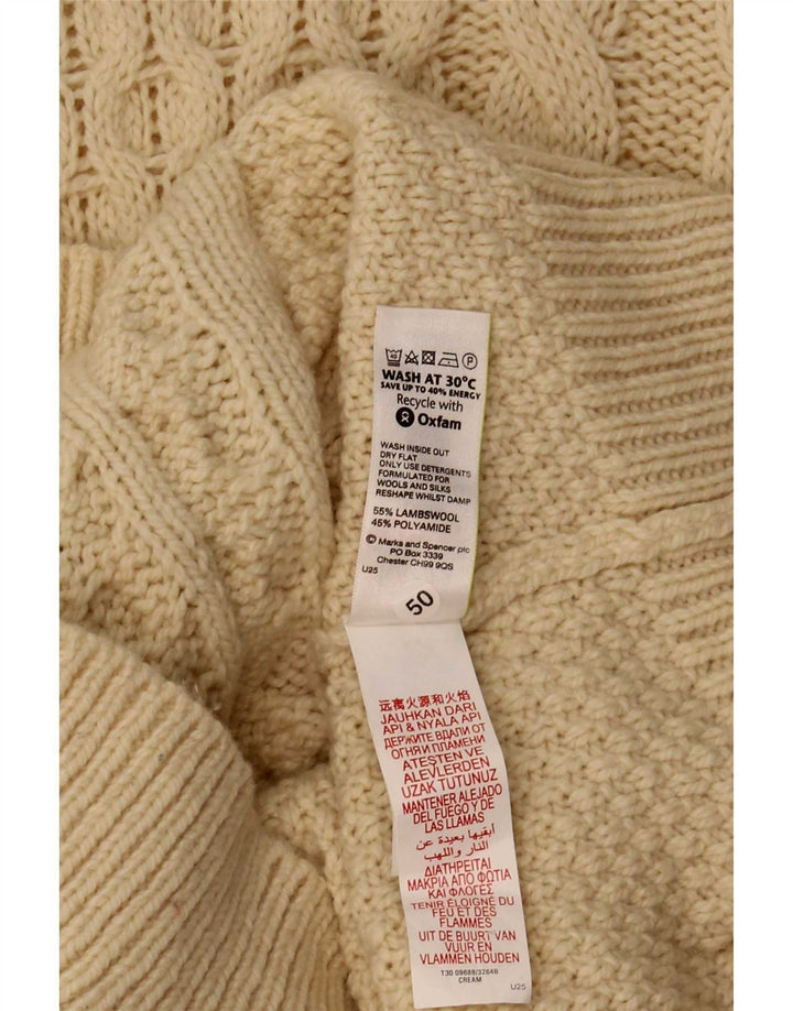 Suéter masculino Marks & Spencer com gola redonda, grande lã de cordeiro bege
