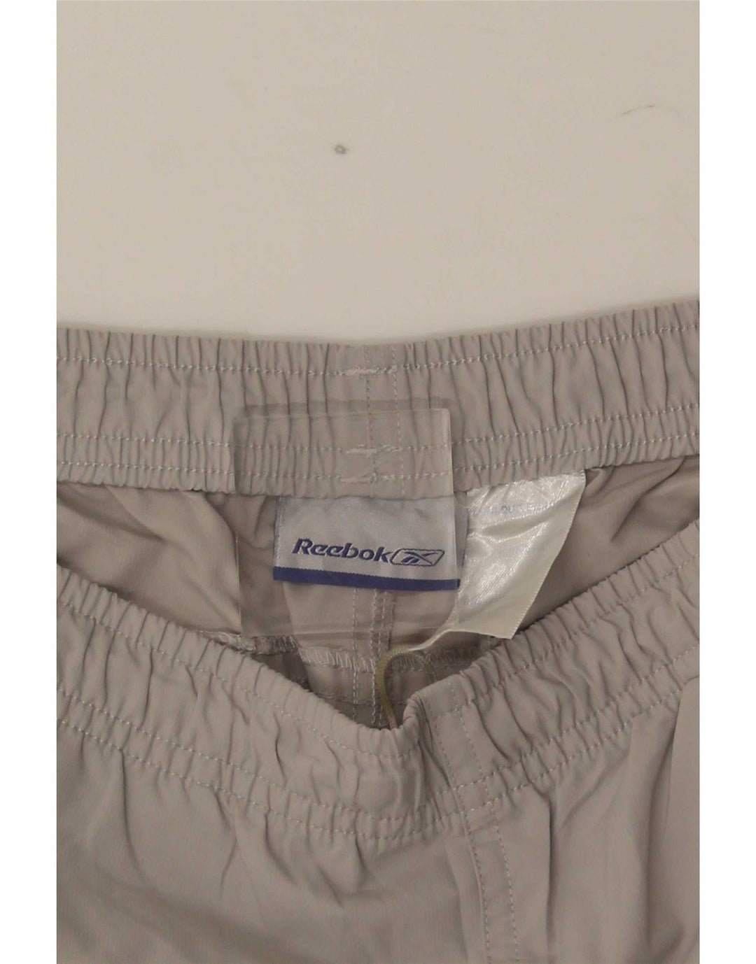 Shorts esportivos masculinos Reebok cinza médio