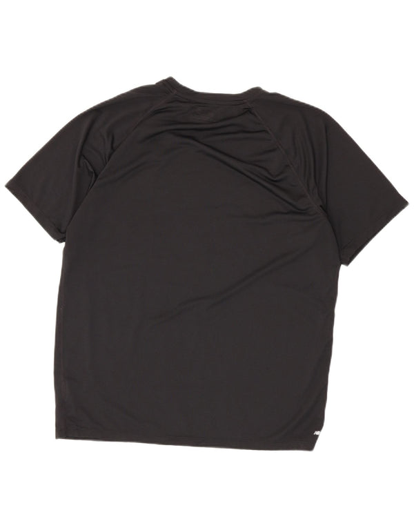 Camiseta gráfica masculina New Balance grande poliéster preto