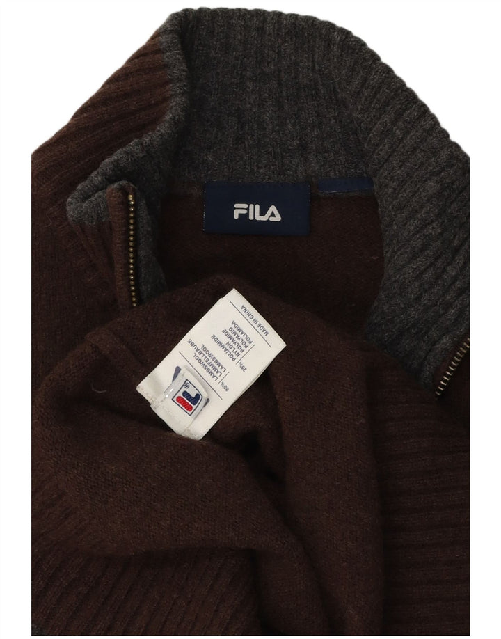 Suéter masculino Fila com zíper e gola alta em lã de carneiro marrom grande