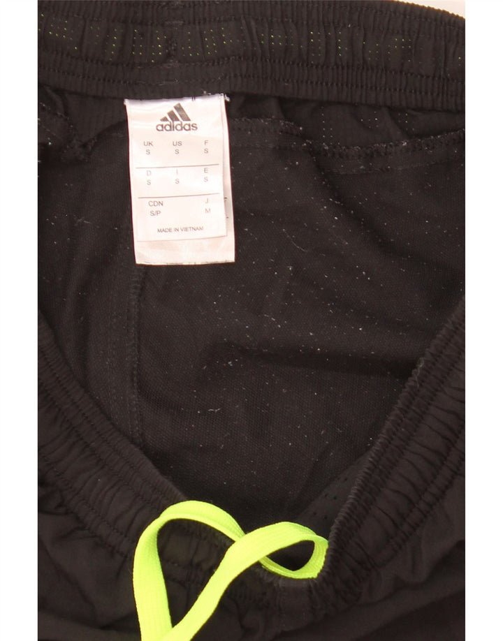Shorts esportivos masculinos Adidas pequenos pretos