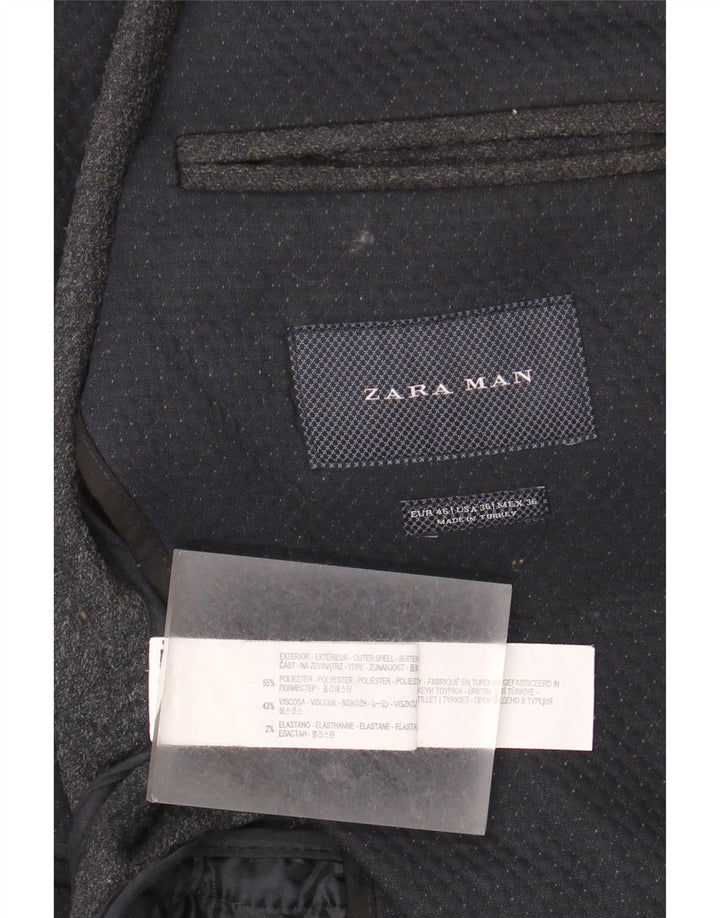 Jaqueta blazer masculina Zara com 2 botões EU 46 poliéster geométrico azul marinho pequeno