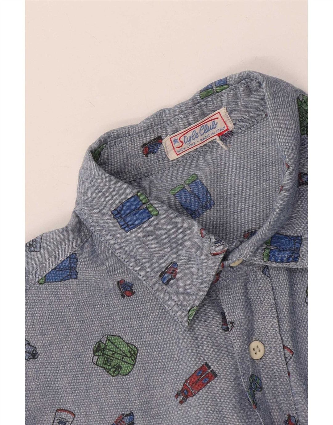 Camisa masculina vintage com padrão abstrato azul médio