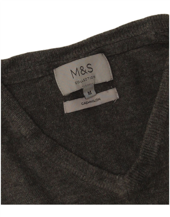 Suéter masculino Marks & Spencer com decote em V cinza médio acrílico