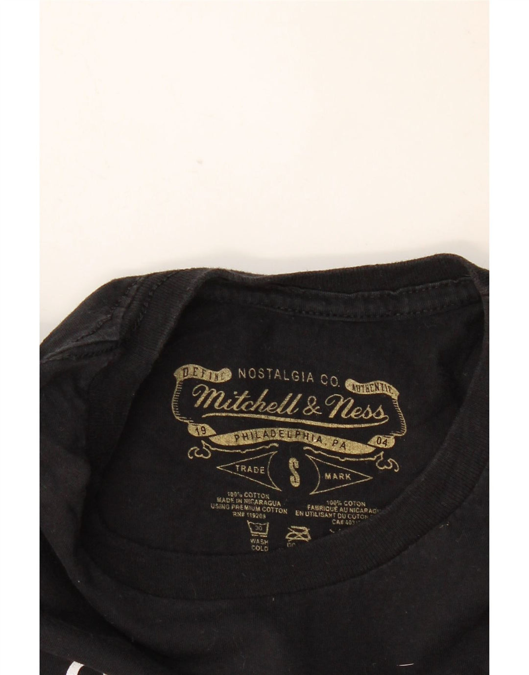 Camiseta masculina MITCHELL & NESS Los Angeles Lakers com estampa gráfica pequena preta