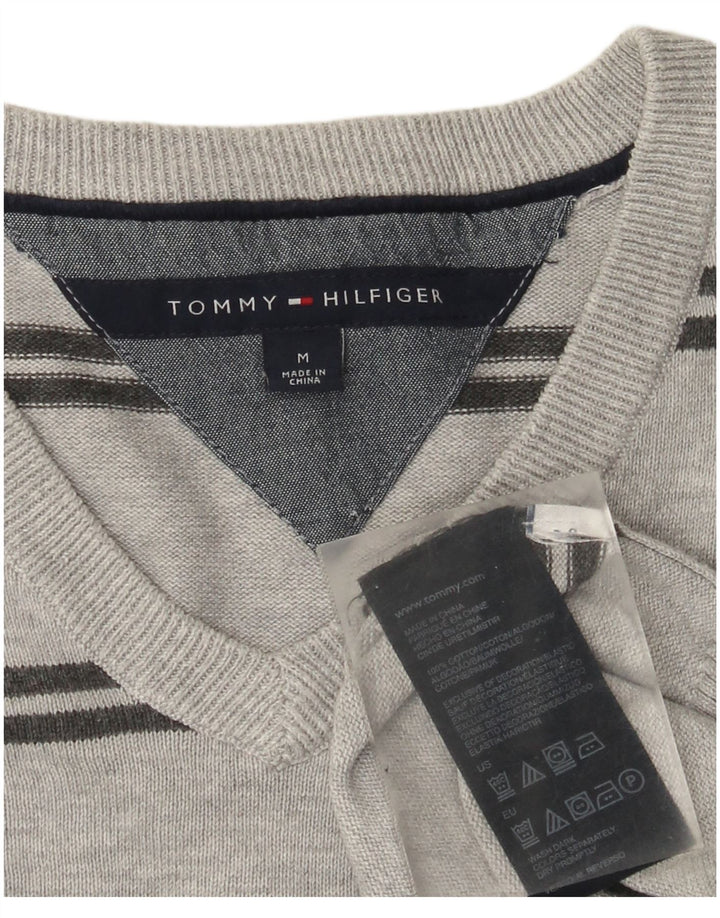 Tommy Hilfiger Suéter masculino com gola V e algodão listrado cinza médio