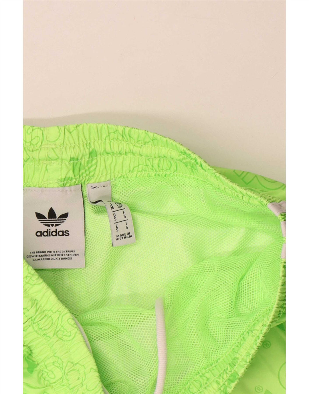 Shorts esportivos gráficos masculinos Adidas pequeno poliéster verde